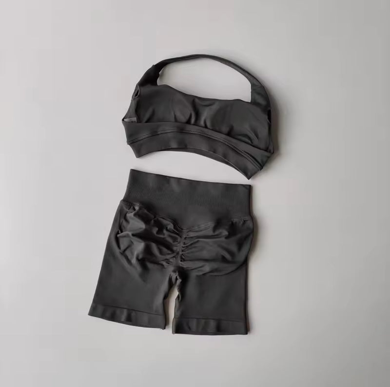“Fit Set Halter”